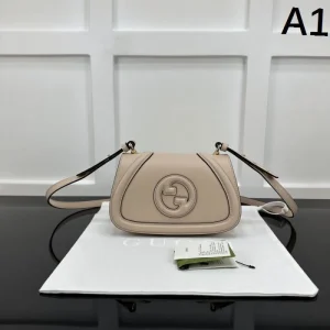 2025FW GUCCI グッチ ショルダーバッグ 今季注目のトレンドデザイン 商品画像 1