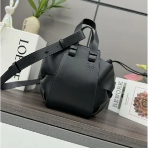 2025SS トートバッグ LOEWE ロエベ すっきりしたシルエット 商品画像 1