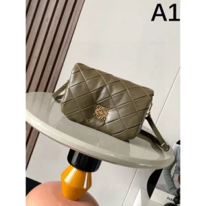 2025FW LOEWE ロエベ レディースバッグ ショルダーバッグ トレンド感抜群のスタイル 商品画像 1
