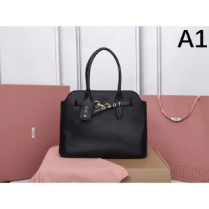 2025SS トートバッグ MIU MIU ミュウミュウ 最新人気話題沸騰中 商品画像 1