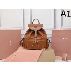MIU MIU ミュウミュウ 2025FW 新作 高品質バックパック 大容量 おしゃれ 高級レプリカ 商品画像 1
