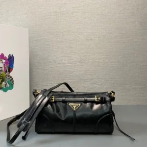 2025SS ショルダーバッグ PRADA プラダ 今季はファション感漂う 商品画像 1