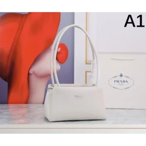 2025SS ショルダーバッグ PRADA プラダ 都会的な印象のスタイル 商品画像 1