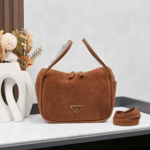 2025SS トートバッグ PRADA プラダ 国内完売の入手困難アイテム 商品画像 1