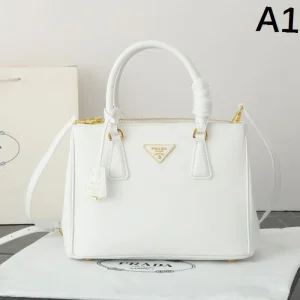 PRADA プラダ 2025FW 新作 人気トートバッグ 高級感 上品 おしゃれデザイン 商品画像 1