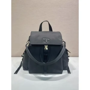 2025FW PRADA プラダ バックパック この秋目を引く洗練レプリカデザイン 商品画像 1