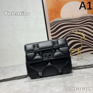 2025SS ショルダーバッグ VALENTINO ヴァレンティノ 期間限定セール 商品画像 1