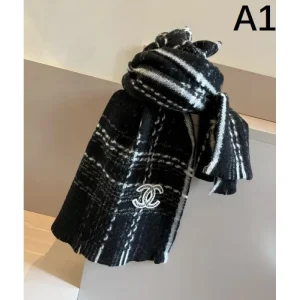 2025FW スカーフ CHANEL シャネル 季節感たっぷりの注目新作スカーフ 商品画像 1