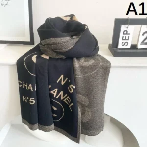 2025FW スカーフ CHANEL シャネル 冬らしい上品カラーで女性らしさアップ 商品画像 1