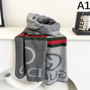2025FW スカーフ GUCCI グッチ 目を惹く洗練デザインが魅力の新作 商品画像 1