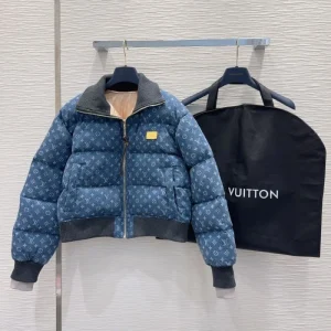 2025FW LOUIS VUITTON ルイヴィトン 今年らしい人気コーデ ダウンジャケット 商品画像 1