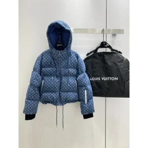 2025FW LOUIS VUITTON ルイヴィトン 毎シーズン活躍する定番 ダウンジャケット 商品画像 1