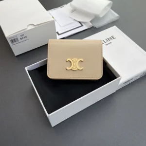 2025SS 雑誌も街も人気アイテム CELINE セリーヌ 二つ折り財布 商品画像 1