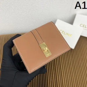 2025FW 二つ折り財布 CELINE セリーヌ この冬、心ゆくまで楽しめるアイテム 商品画像 1