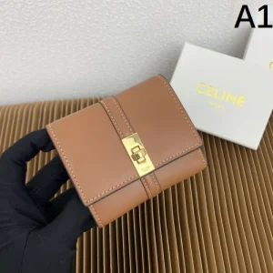 2025FW 三つ折り財布 CELINE セリーヌ 大人の魅力が溢れ出るデザイン 商品画像 1