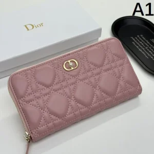 2025FW 長財布 DIOR ディオール 定番でありながら新鮮な魅力 商品画像 1