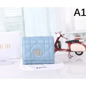 2025FW 三つ折り財布 DIOR ディオール 飽きの来ない洗練されたデザイン 商品画像 1