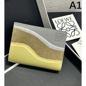 2025FW 二つ折り財布 LOEWE ロエベ 人気モデル、今冬の注目新作 商品画像 1