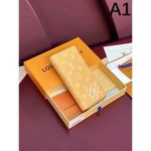 2025SS 春夏シーズン始動 LOUIS VUITTON ルイヴィトン 長財布 商品画像 1