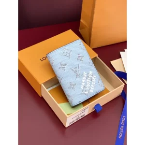 2025SS 二つ折り財布 LOUIS VUITTON ルイヴィトン どんなシーンにも合う上質財布 商品画像 1
