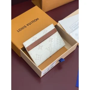 2025SS カードケース LOUIS VUITTON ルイヴィトン 大人気カラー入荷! 商品画像 1
