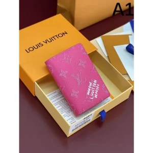 2025FW カードケース LOUIS VUITTON ルイヴィトン 秋冬新作コレクション、注目のアイテム 商品画像 1