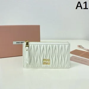 2025SS カードケース MIU MIU ミュウミュウ カジュアルの定番 商品画像 1