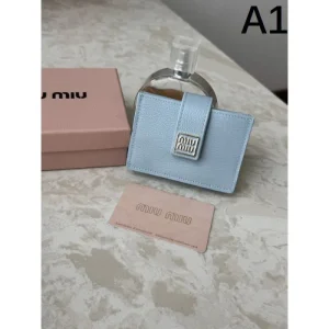 2025FW カードケース MIU MIU ミュウミュウ 最短1週間でお届け、日本未発売 商品画像 1