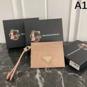 2025FW カードケース PRADA プラダ 絶対に可愛い！おすすめアイテム 商品画像 1