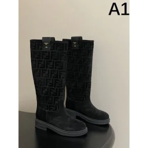 2025FW レディース ブーツ FENDI フェンディ 存在感抜群の高級スタイル新作 商品画像 1