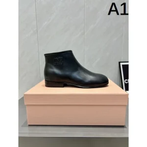2025FW レディース ブーツ MIU MIU ミュウミュウ 大人女性にぴったりの上品ブーツ 商品画像 1