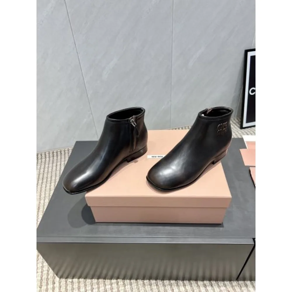 2025FW レディース ブーツ MIU MIU ミュウミュウ 大人女性にぴったりの上品ブーツ 商品画像 4