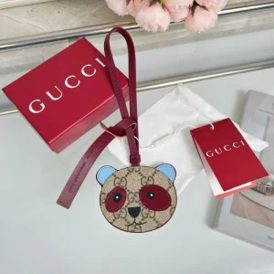 2025SS キーホルダー GUCCI グッチ この夏欠かせない高級感あふれる新作アイテム 商品画像 1