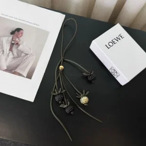 2025SS キーホルダー LOEWE ロエベ 気分が上がる！憧れのハイブランド小物 商品画像 1