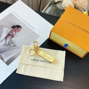 2025SS キーホルダー LOUIS VUITTON ルイヴィトン 上品カジュアルに仕上がる逸品 商品画像 1