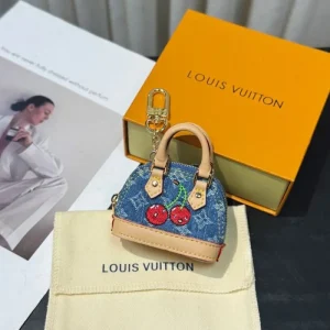 2025SS キーホルダー LOUIS VUITTON ルイヴィトン 定番人気のストリートスタイルに最適 商品画像 1