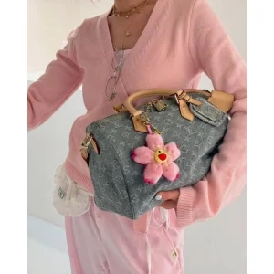 2025SS キーホルダー LOUIS VUITTON ルイヴィトン 著名人・セレブも注目のラグジュアリー小物 商品画像 1
