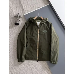 2026新品 アウター BURBERRY バーバリー オールシーズン活躍する万能モデル 商品画像 1