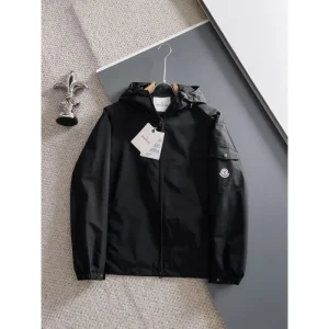 2026新品 アウター MONCLER モンクレール 抜け感際立つ都会的デザイン 商品画像 1