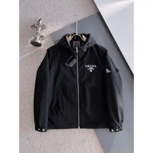 2026新品 アウター PRADA プラダ 大人の余裕漂うサマーカジュアル 商品画像 1