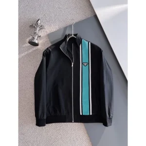 2026新品 アウター PRADA プラダ トレンド感溢れる旬顔モデル 商品画像 1