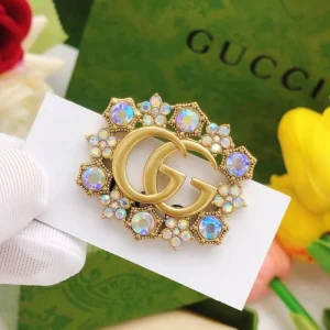 2026新品 ブローチ GUCCI グッチ 最短1週間で届く日本未発売 商品画像 1
