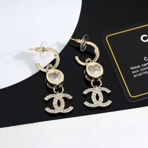 2026新品 イヤリング CHANEL シャネル カジュアルでも魅力発揮!反転デザイン 商品画像 1