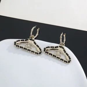2026新品 イヤリング CHANEL シャネル 主張性が優れた新作、目を引くデザイン 商品画像 1