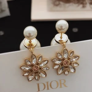 2026新品 イヤリング DIOR ディオール 大人っぽい洗練デザインで魅了 商品画像 1