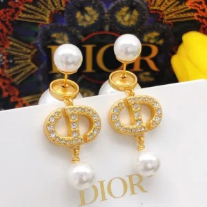 2026新品 イヤリング DIOR ディオール 高級感あるスタイルでエレガントに 商品画像 1