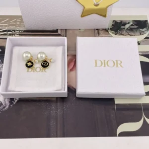 2026新品 イヤリング DIOR ディオール ビンテージ感漂う高級デザイン 商品画像 1