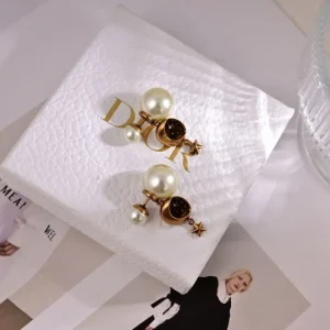 2026新品 イヤリング DIOR ディオール 最新人気アイテム!話題沸騰中 商品画像 1