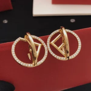 2026新品 イヤリング FENDI フェンデイ スタイルUP効果抜群!おしゃれ必須 商品画像 1