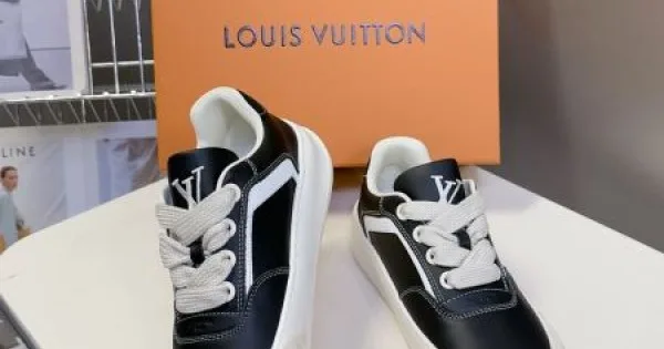 2026新作 カジュアルシューズ LOUIS VUITTON ルイヴィトン 春夏最終コレクション 希少モデル 商品画像 11